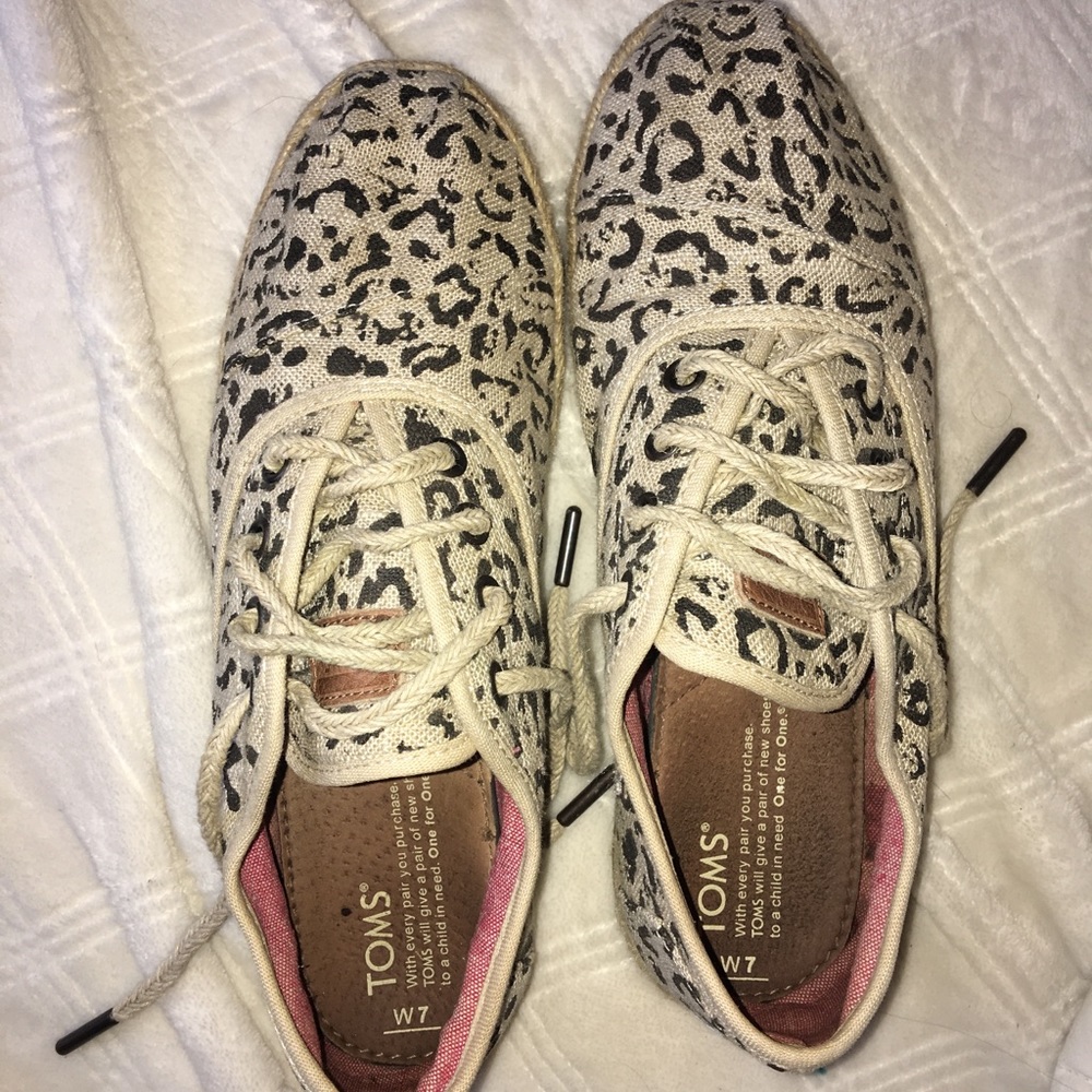 TOMS shoes